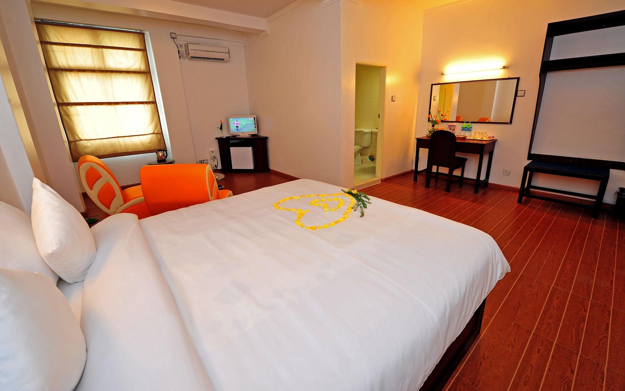 Clover Hotel Rangoon Buitenkant foto