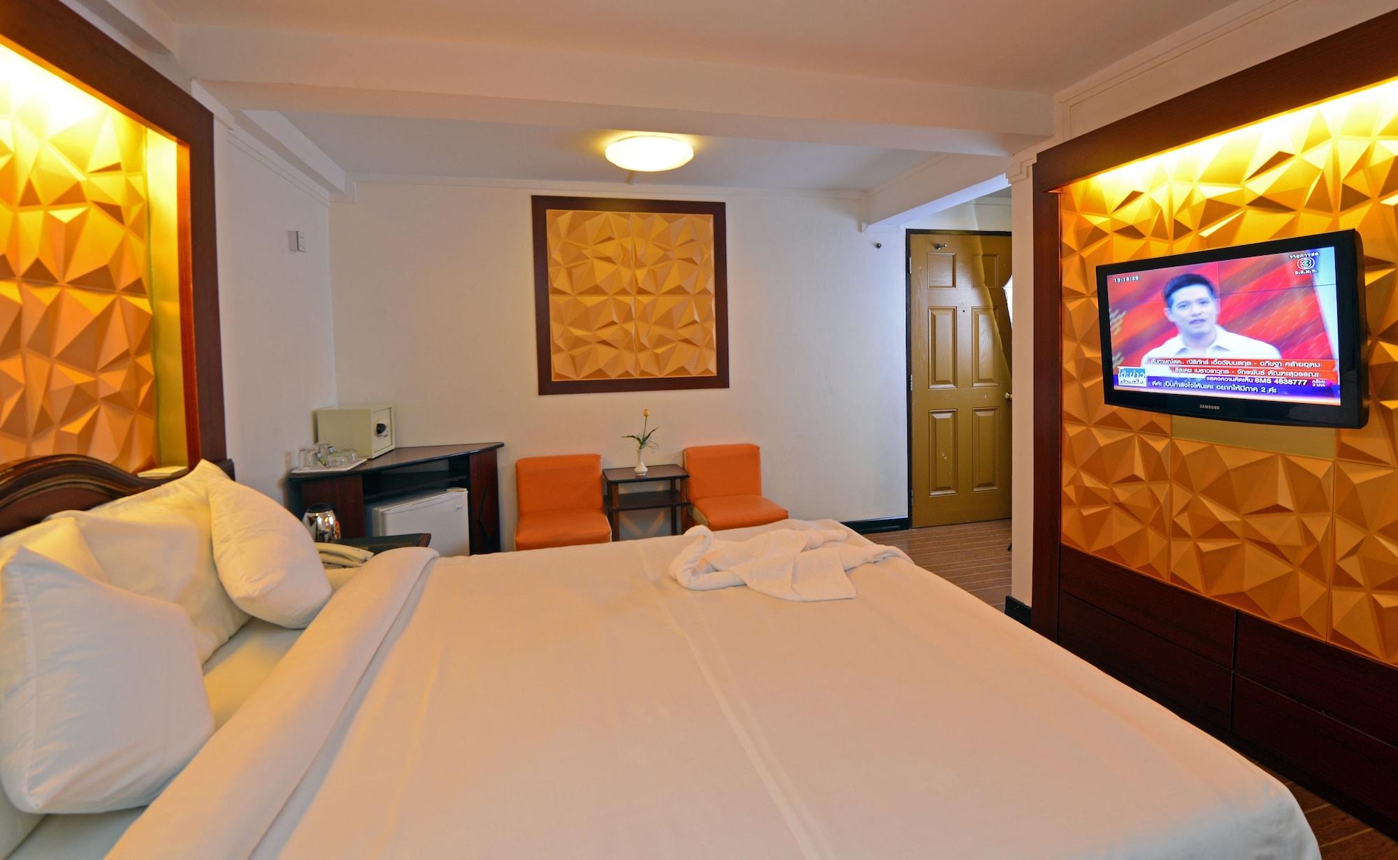 Clover Hotel Rangoon Buitenkant foto