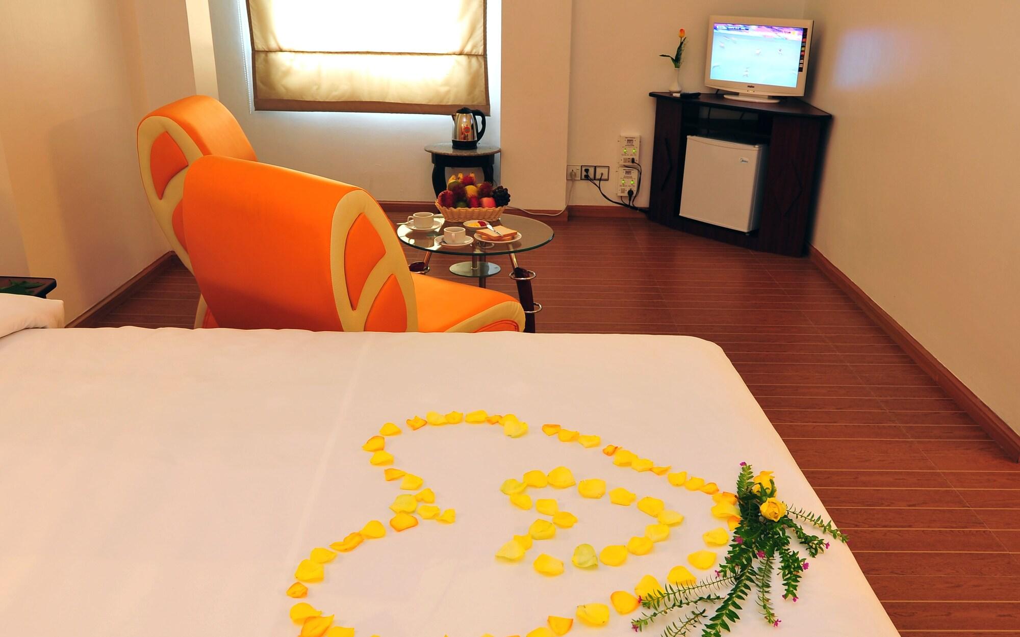 Clover Hotel Rangoon Buitenkant foto